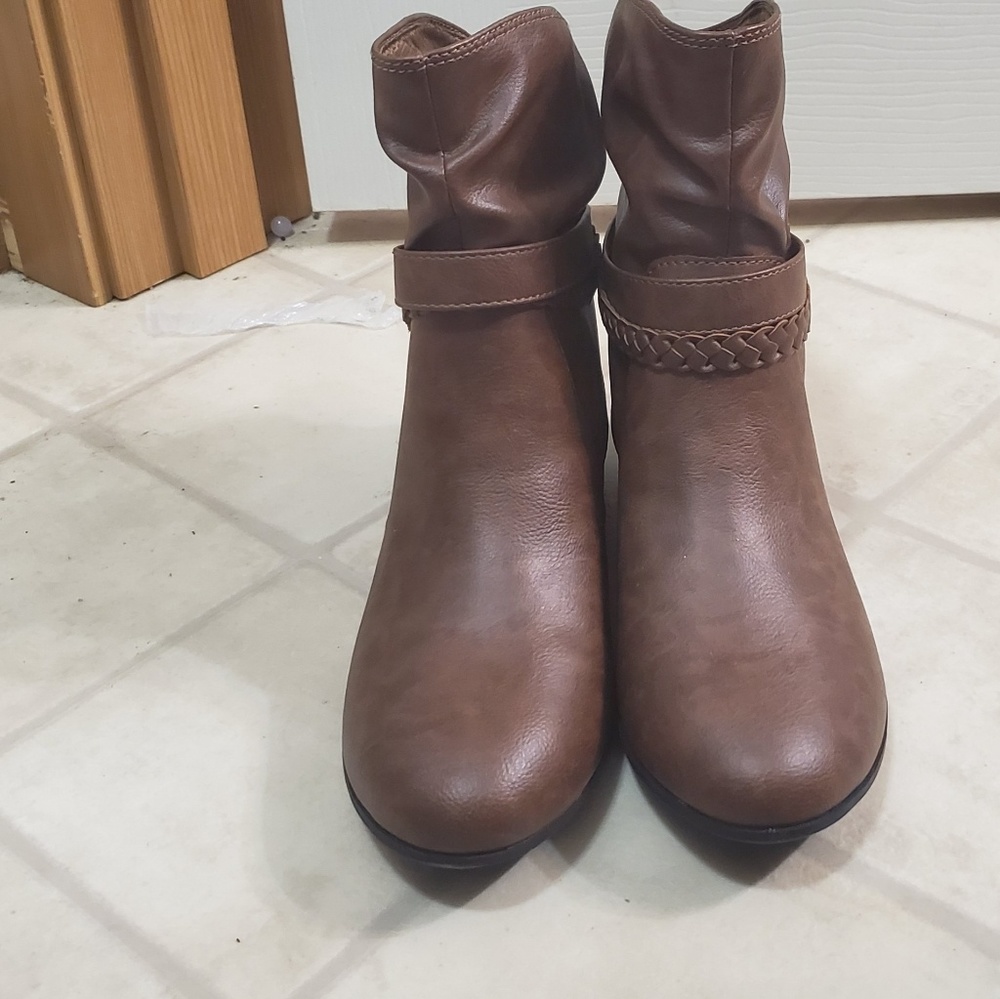 Boots - Picture 2 of 3